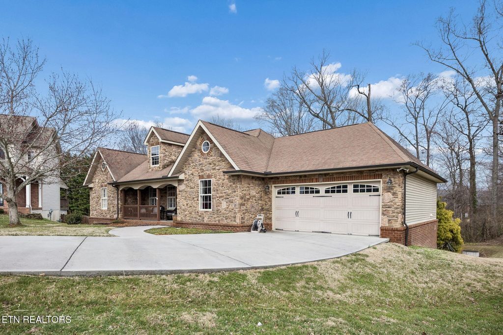 Photo of 6200 Lantern Ridge Lane, Knoxville, TN 37921 (MLS # 1333464)