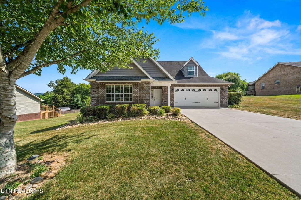 Photo of 6029 Whisper Ridge Lane, Corryton, TN 37721 (MLS # 1269637)