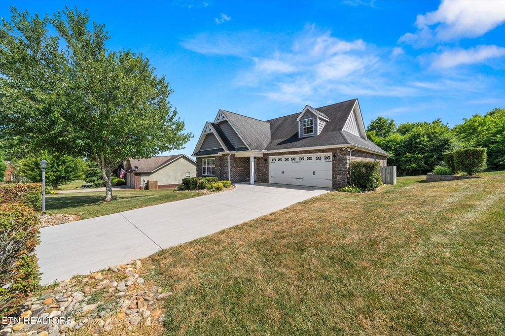 Photo of 6029 Whisper Ridge Lane, Corryton, TN 37721 (MLS # 1269637)