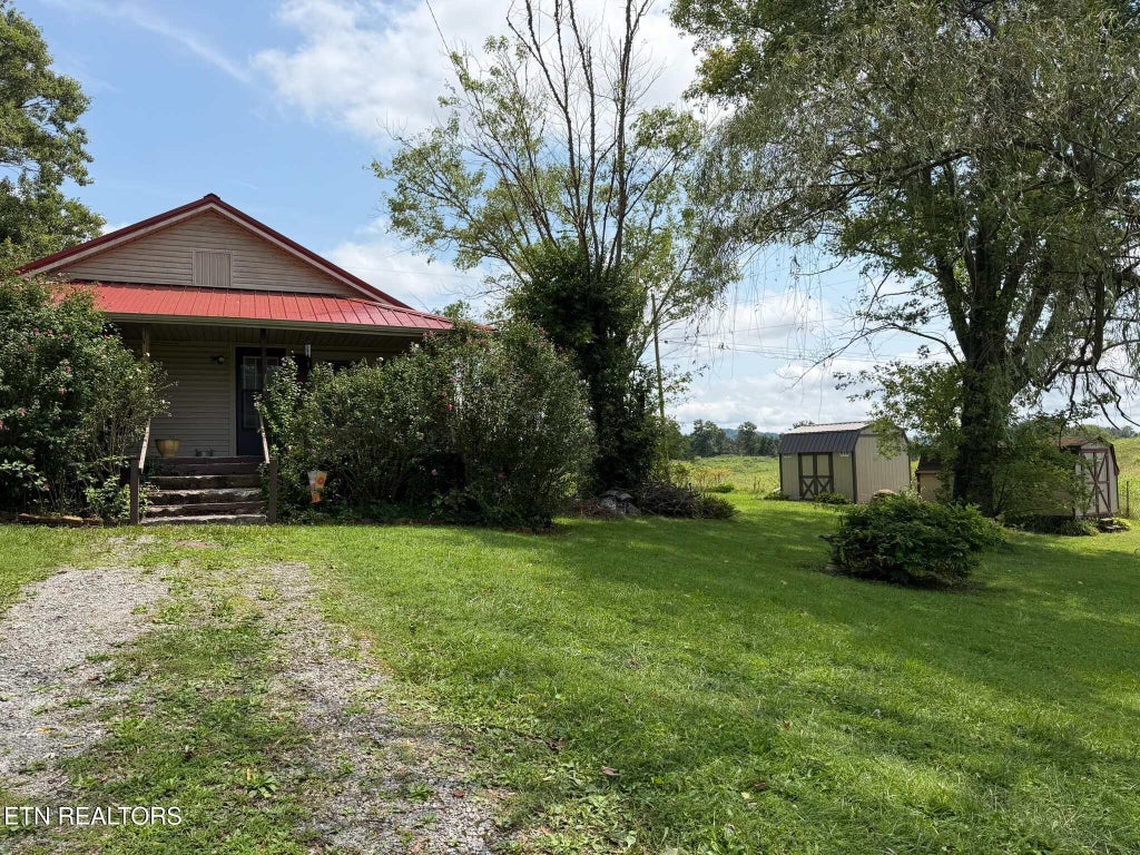 Photo of 623 McVey Rd, Tazewell, TN 37879 (MLS # 1358724)