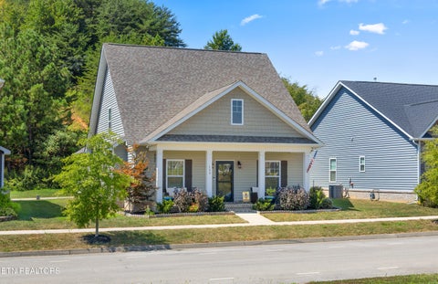 Photo of 129 Boysenberry Drive, Oak Ridge, TN 37830 (MLS # 1355709)