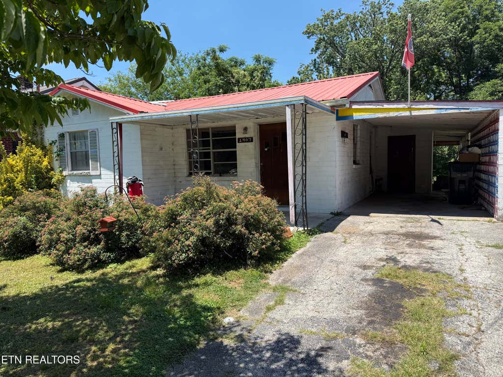 Photo of 1907 Brown Ave, Knoxville, TN 37917 (MLS # 1343588)