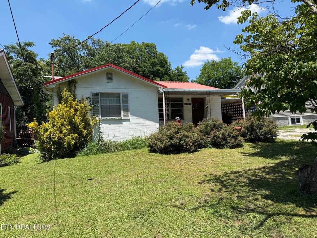 Photo of 1907 Brown Ave, Knoxville, TN 37917 (MLS # 1343588)