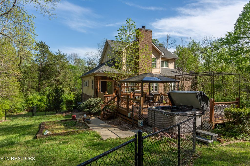 Photo of 3946 Quarry Rd, Louisville, TN 37777 (MLS # 1259313)