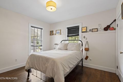Tiny photo for 918 Luttrell St, Knoxville, TN 37917 (MLS # 1309391)