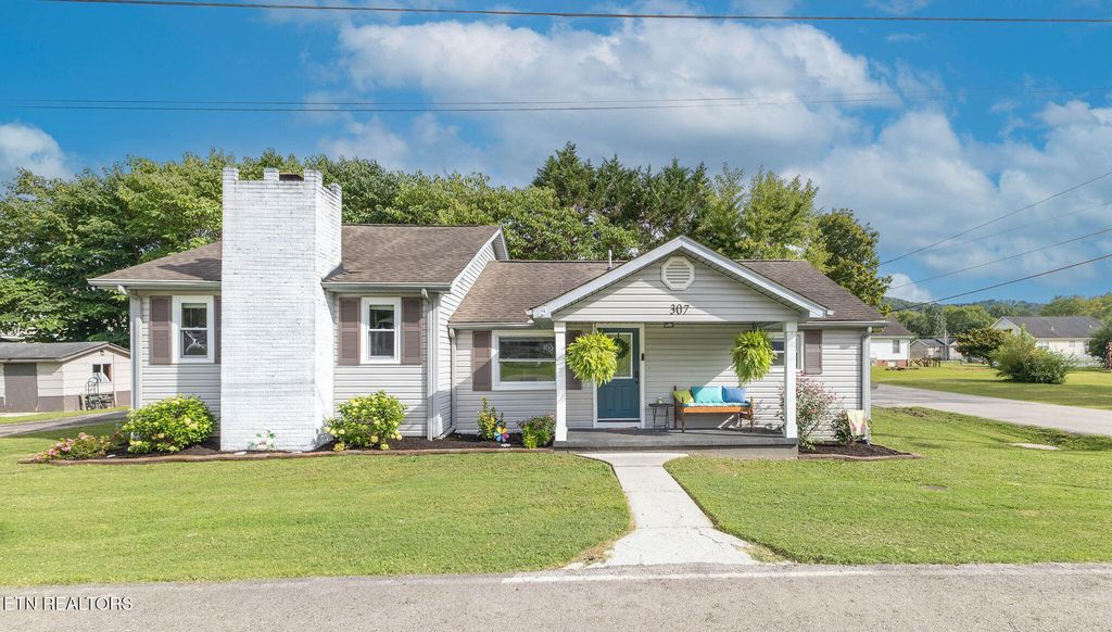 Photo of 307 Glendale Ave, Clinton, TN 37716 (MLS # 1313762)