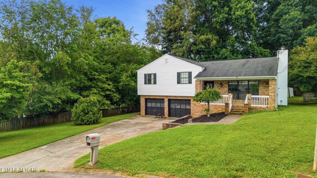 Photo of 809 Widgeon Lane, Knoxville, TN 37934 (MLS # 1346069)