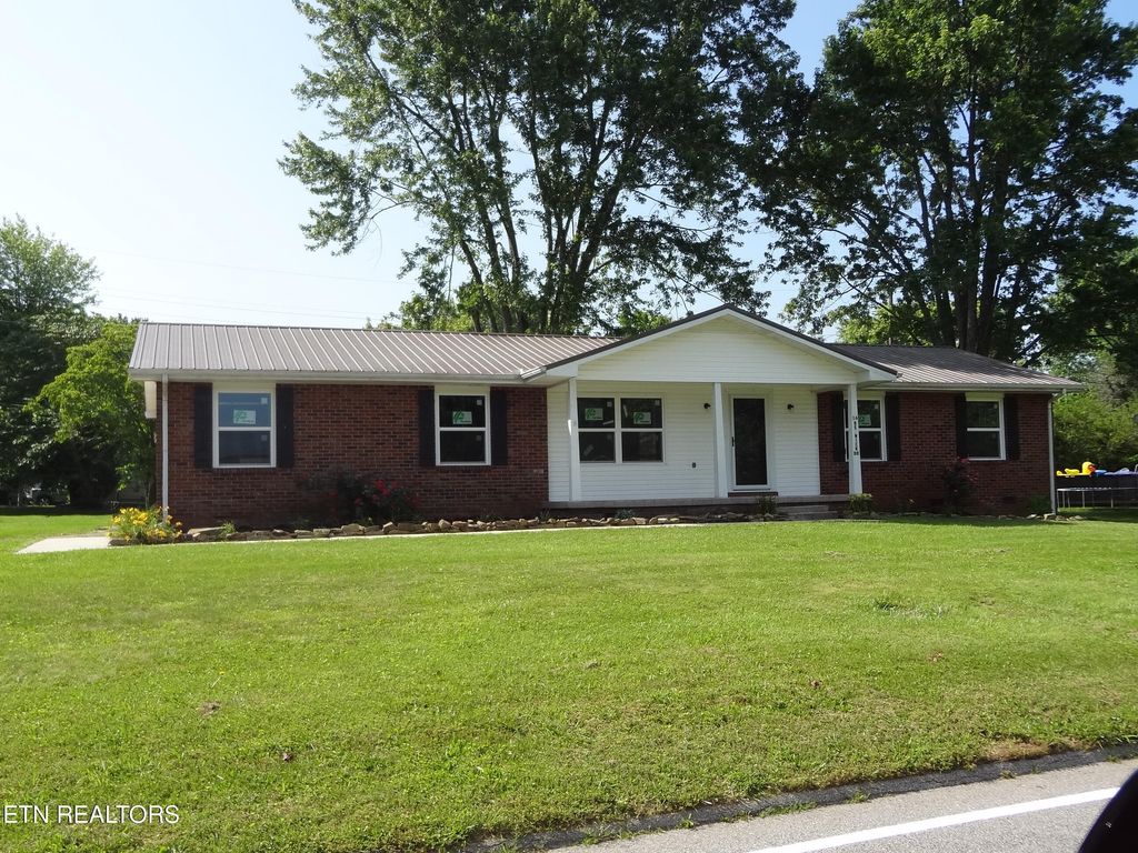 Photo of 16 Benwick Drive, Crossville, TN 38555 (MLS # 1303589)