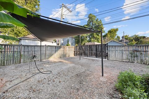 Tiny photo for 821 Luttrell St, Knoxville, TN 37917 (MLS # 1316272)
