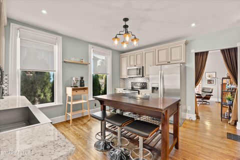 Tiny photo for 821 Luttrell St, Knoxville, TN 37917 (MLS # 1316272)