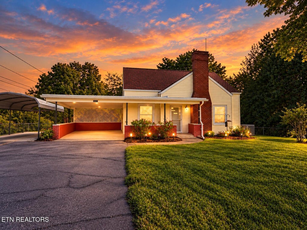 Photo of 392 Harrison Ave, Lenoir City, TN 37771 (MLS # 1359532)