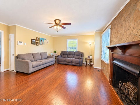 Tiny photo for 392 Harrison Ave, Lenoir City, TN 37771 (MLS # 1359532)