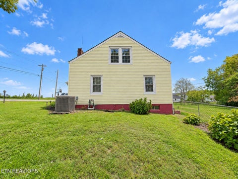Tiny photo for 392 Harrison Ave, Lenoir City, TN 37771 (MLS # 1359532)