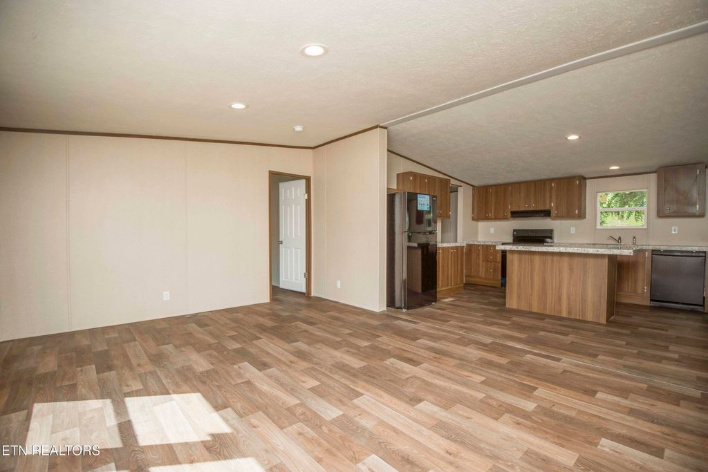 Photo of 353 Molly Hollow Rd, New Tazewell, TN 37825 (MLS # 1273826)