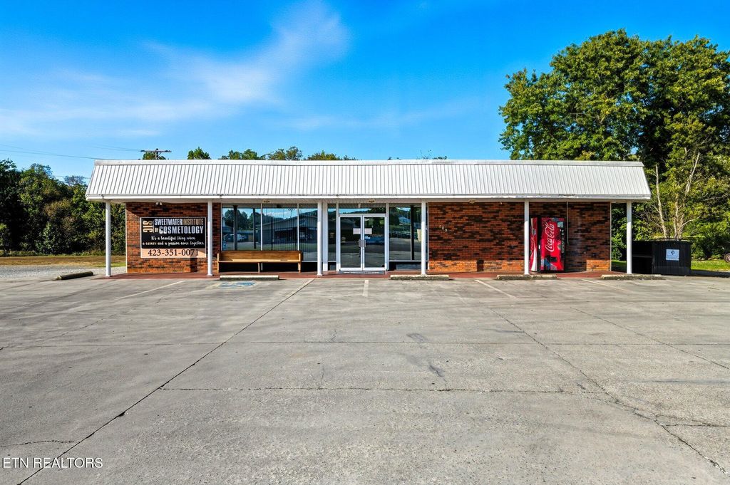 Photo of 1 Sweetwater Vonore Road Rd, Sweetwater, TN 37874 (MLS # 1321117)