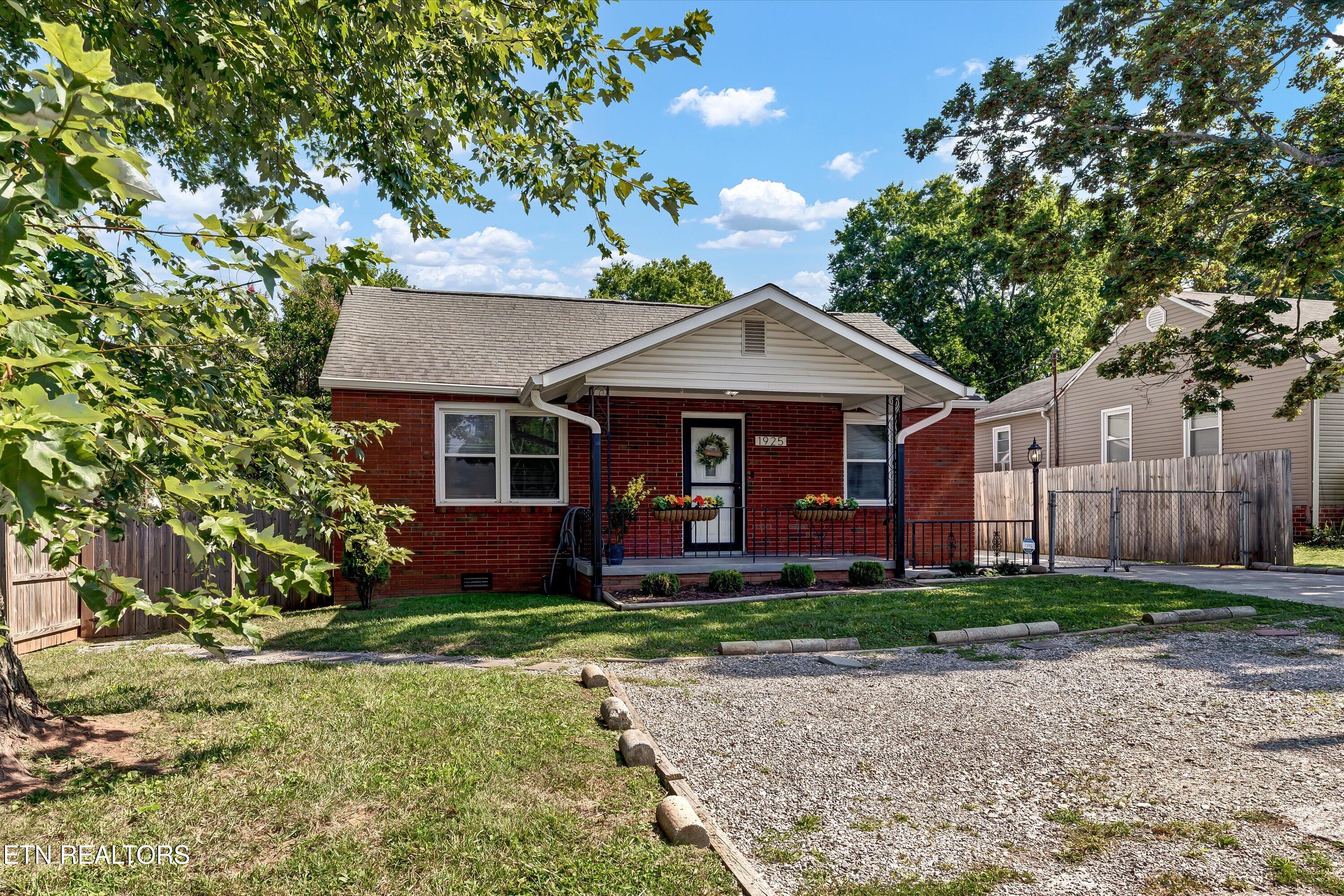 1925 Trotter Ave