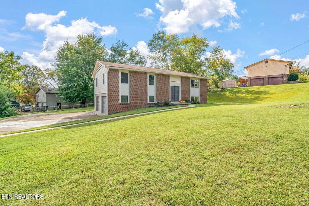 Photo of 10808 Dineen Drive, Knoxville, TN 37934 (MLS # 1339214)