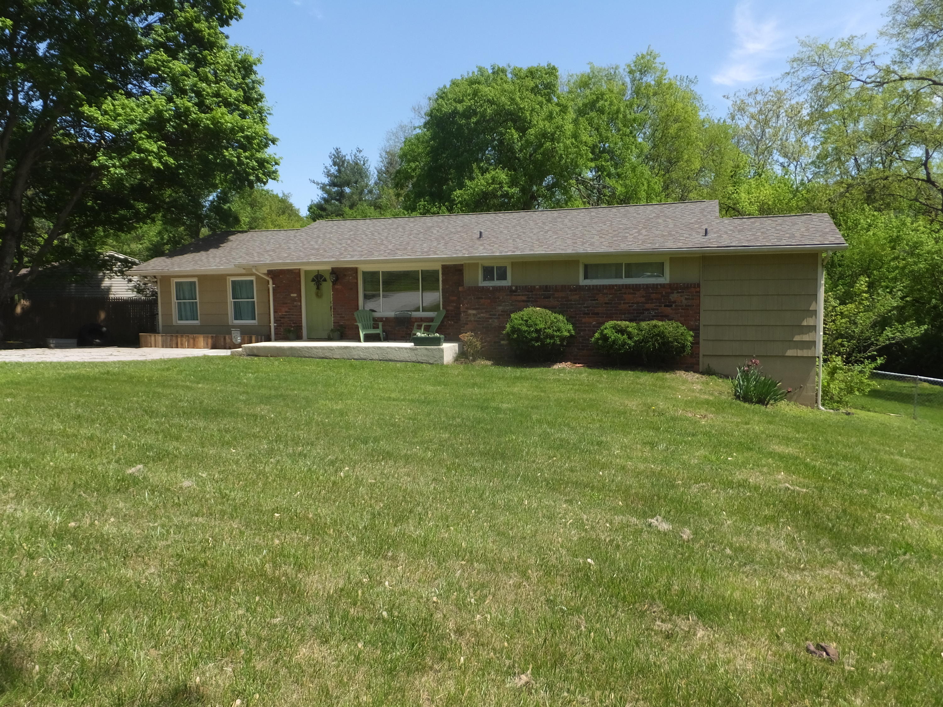 Photo 1 of 31 — 1330 SW Gatewood Lane, Knoxville, TN 37919