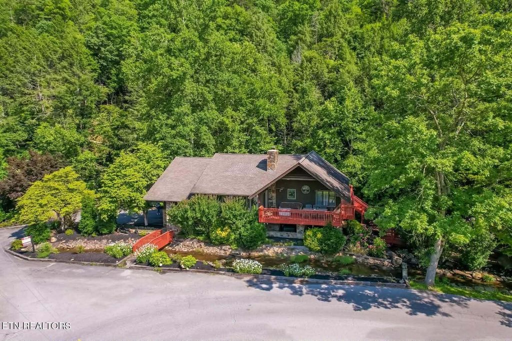 Photo of 3669 Lindsey Mill Rd, Gatlinburg, TN 37738 (MLS # 1322792)