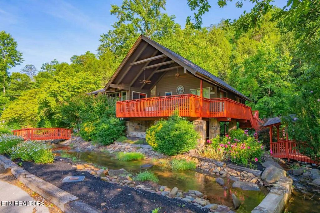 Photo of 3669 Lindsey Mill Rd, Gatlinburg, TN 37738 (MLS # 1322792)