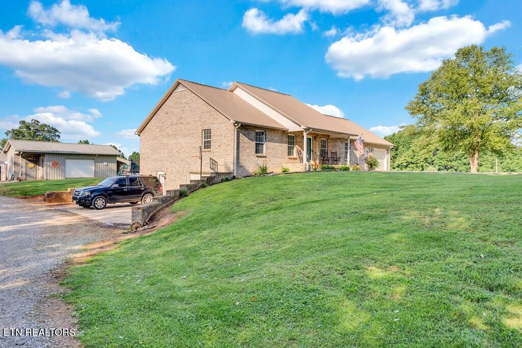 887 Ray Cemetery Rd