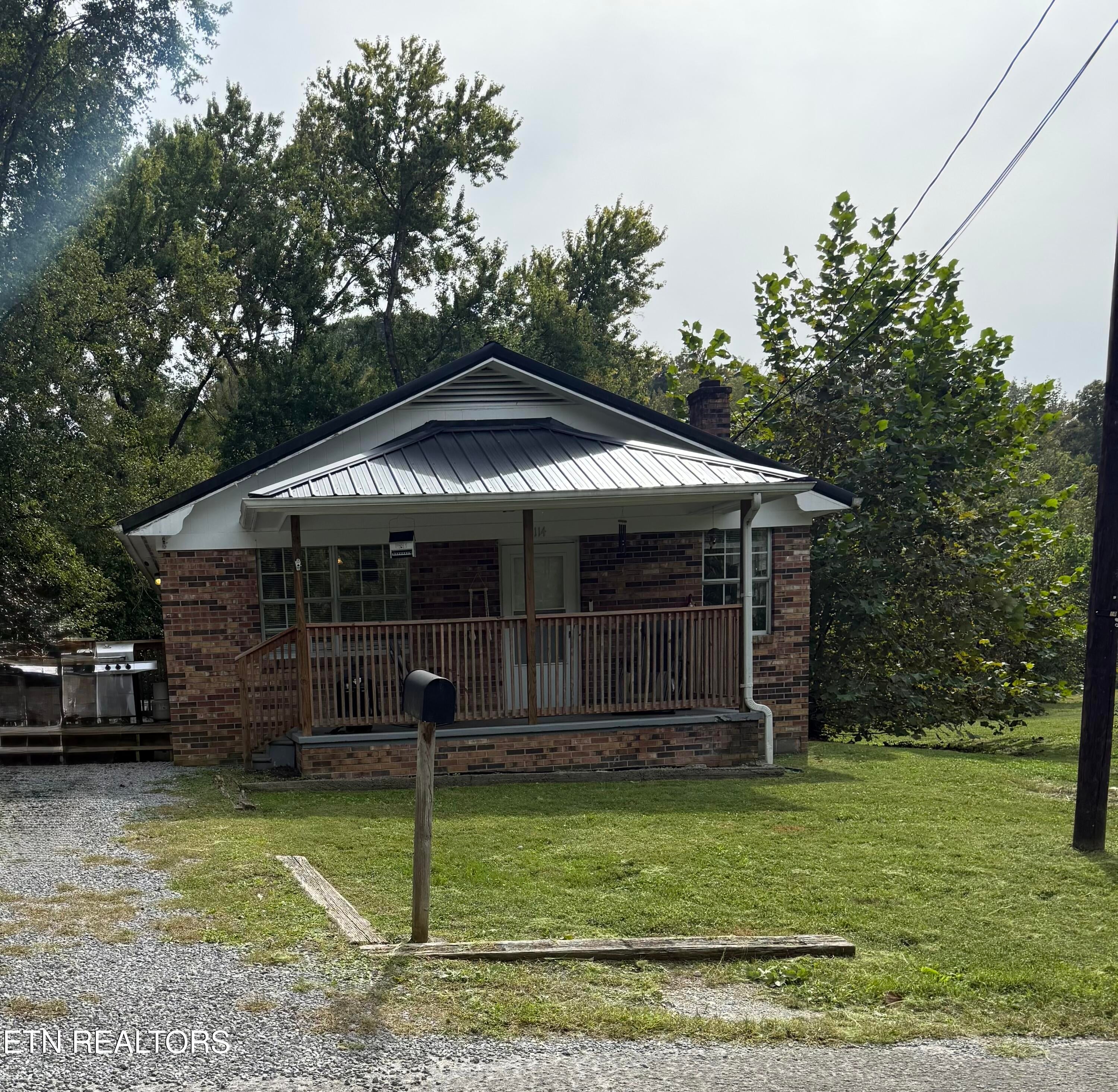 114 E Rochester Ave