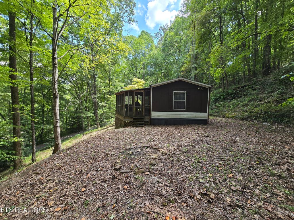 Photo of 165 Parkview Drive, LaFollette, TN 37766 (MLS # 1313282)