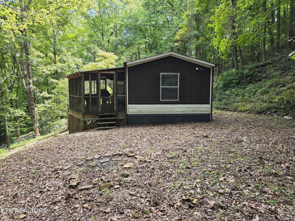 Photo of 165 Parkview Drive, LaFollette, TN 37766 (MLS # 1313282)