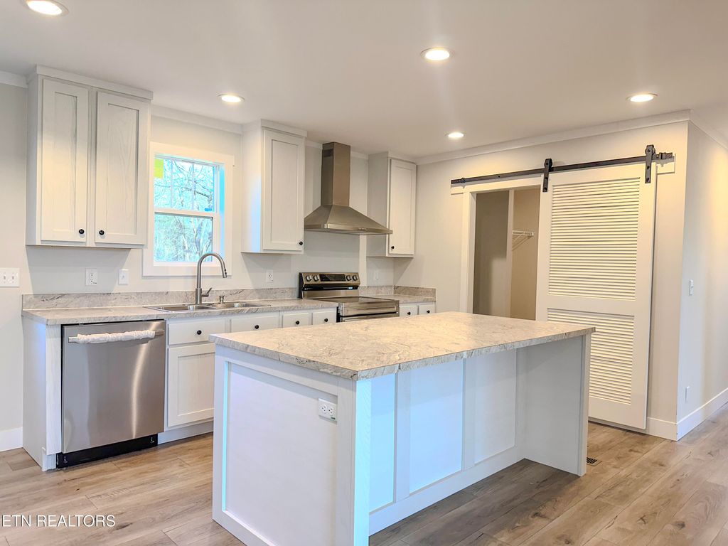 Photo of 8505 E Emory Rd, Corryton, TN 37721 (MLS # 1325348)