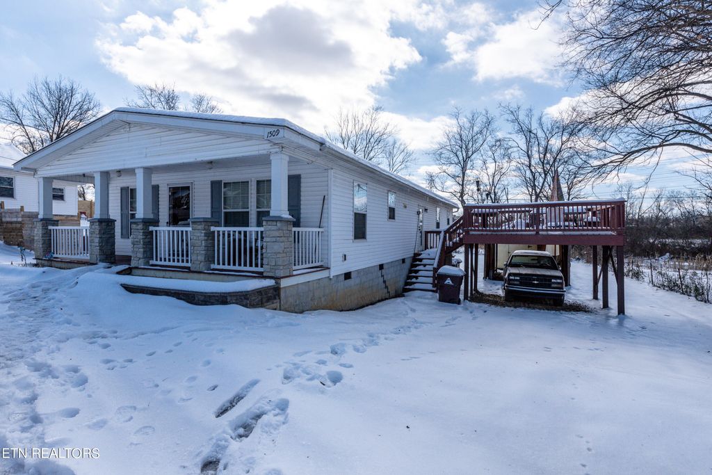 Photo of 1509 Center St, Alcoa, TN 37701 (MLS # 1250662)