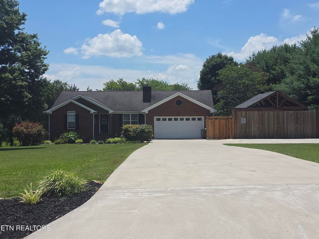 Photo of 109 McDonald Rd, Sweetwater, TN 37874 (MLS # 1304946)