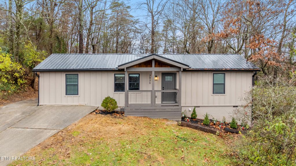 Photo of 3935 Wrights Ferry Rd Rd, Louisville, TN 37777 (MLS # 1323430)