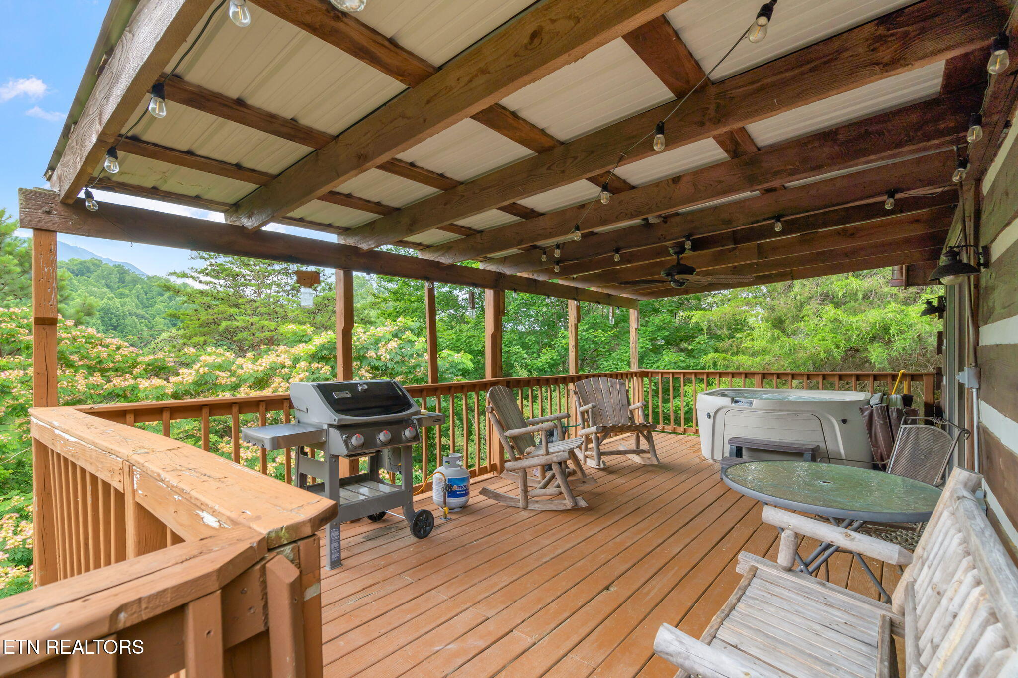 1483 Honey Oaks Way