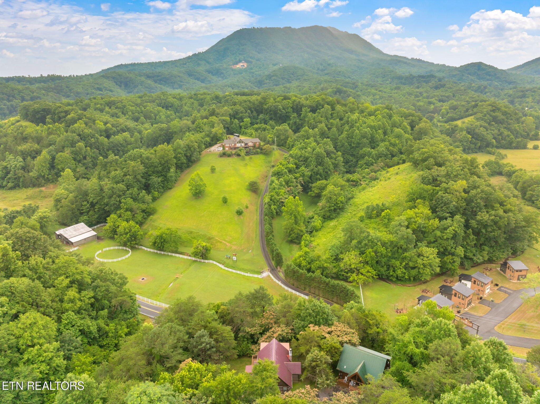 1483 Honey Oaks Way
