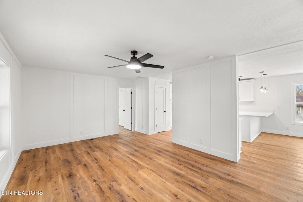 Photo of 721 Siluria St, Harriman, TN 37748 (MLS # 1306221)