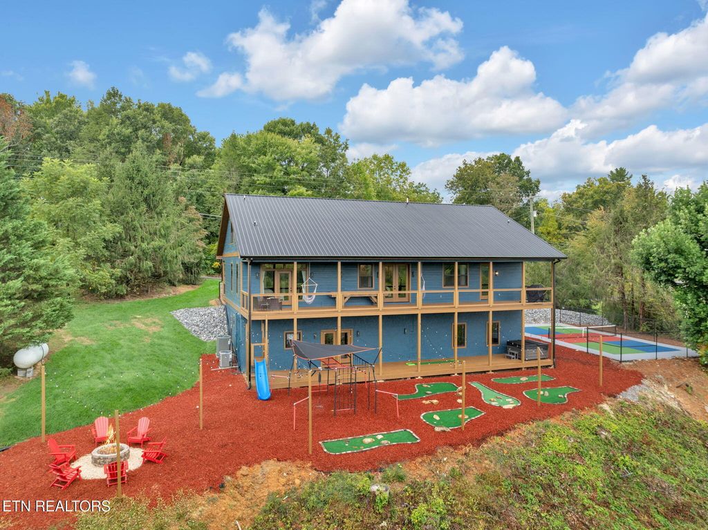 Photo of 3369 Robeson Rd, Sevierville, TN 37862 (MLS # 1326914)