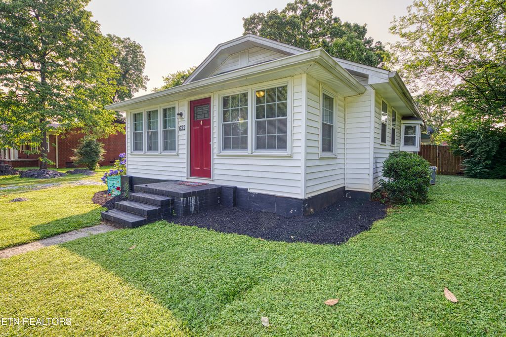 Photo of 622 Garfield St, Alcoa, TN 37701 (MLS # 1304522)