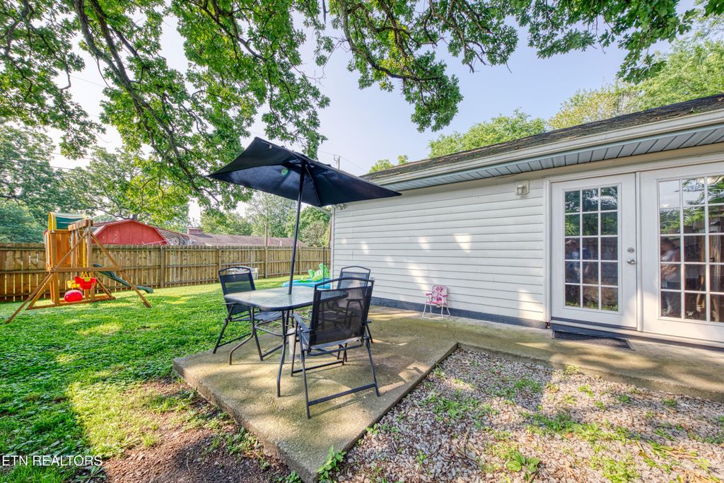 Photo of 622 Garfield St, Alcoa, TN 37701 (MLS # 1304522)