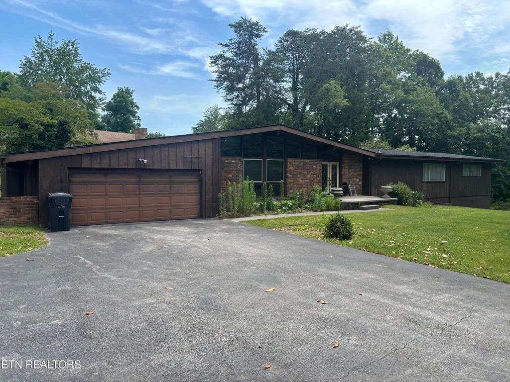 Photo of 7121 Stone Mill Drive, Knoxville, TN 37919 (MLS # 1342755)