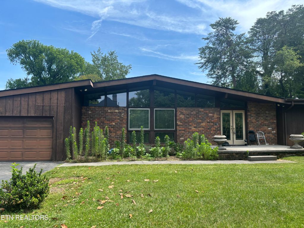 Photo of 7121 Stone Mill Drive, Knoxville, TN 37919 (MLS # 1342755)