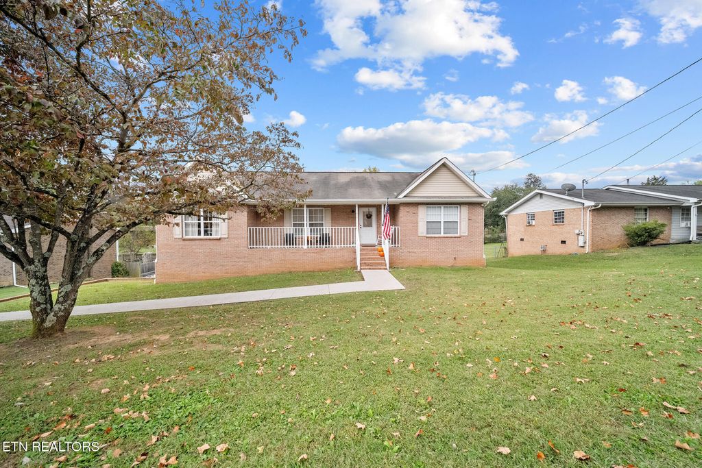 Photo of 615 Texas St, Seymour, TN 37865 (MLS # 1310985)