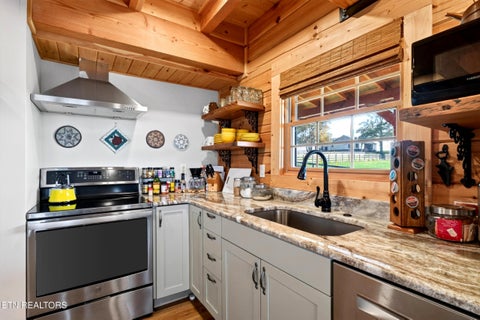 Tiny photo for 121 Bluegill Rd, Hilham, TN 38568 (MLS # 1355997)