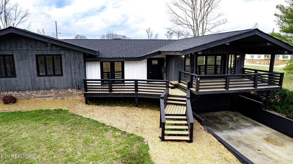 Photo of 217 Community Drive Dr, Madisonville, TN 37354 (MLS # 1289568)