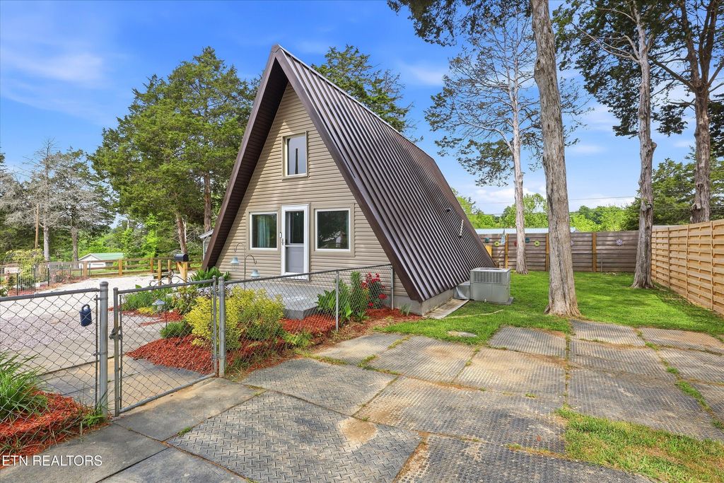 Photo of 138 Harness Rd, New Tazewell, TN 37825 (MLS # 1340025)