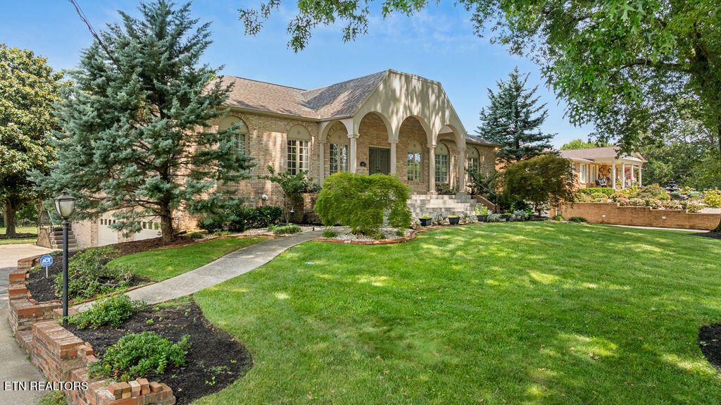 Photo of 643 Broome Rd, Knoxville, TN 37909 (MLS # 1312368)