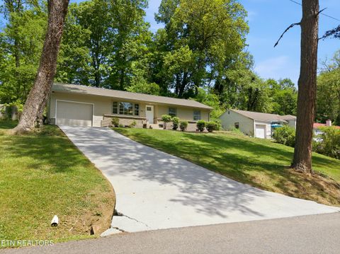 Photo of 315 Hermitage Drive, Knoxville, TN 37920 (MLS # 1338854)