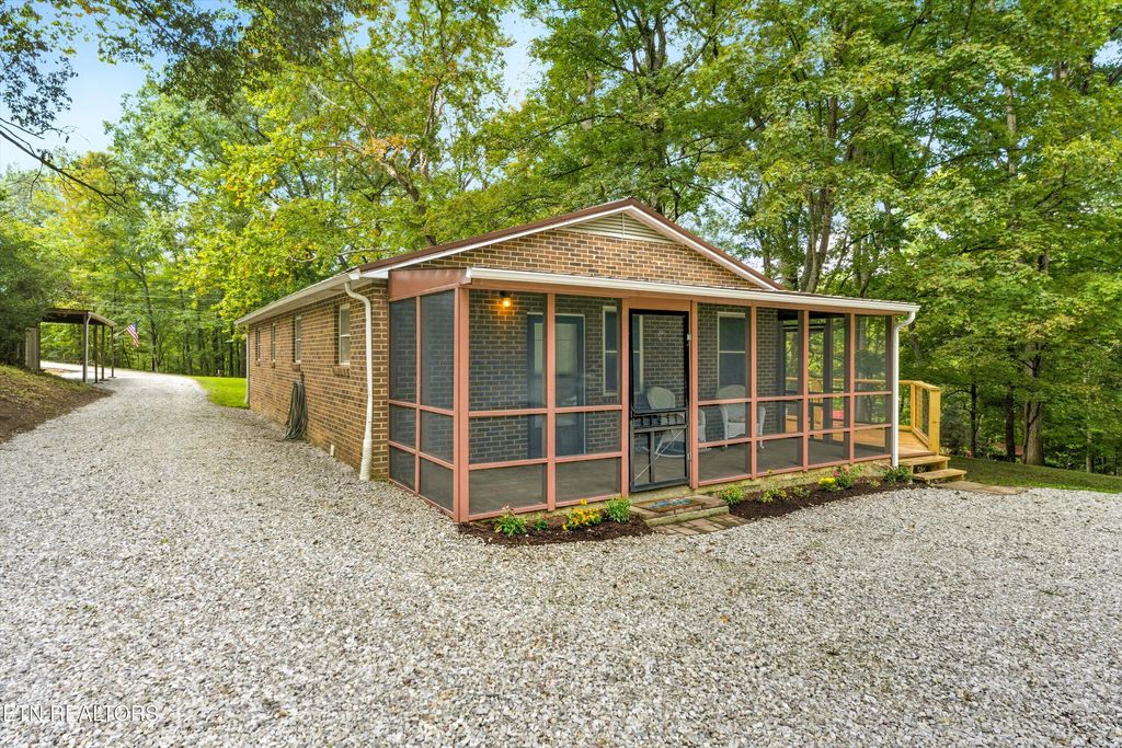 Photo of 112 Tanasi Lane, Andersonville, TN 37705 (MLS # 1316000)