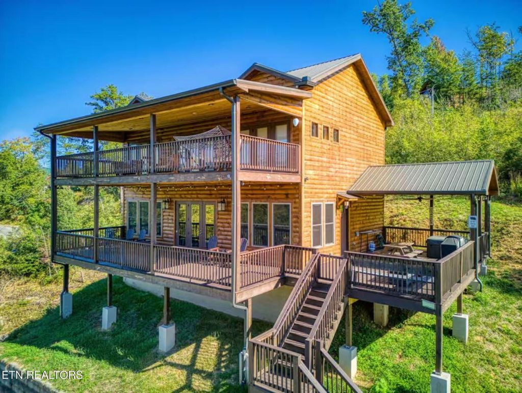 Photo of 622 Timber Ridge Rd, Gatlinburg, TN 37738 (MLS # 1344193)