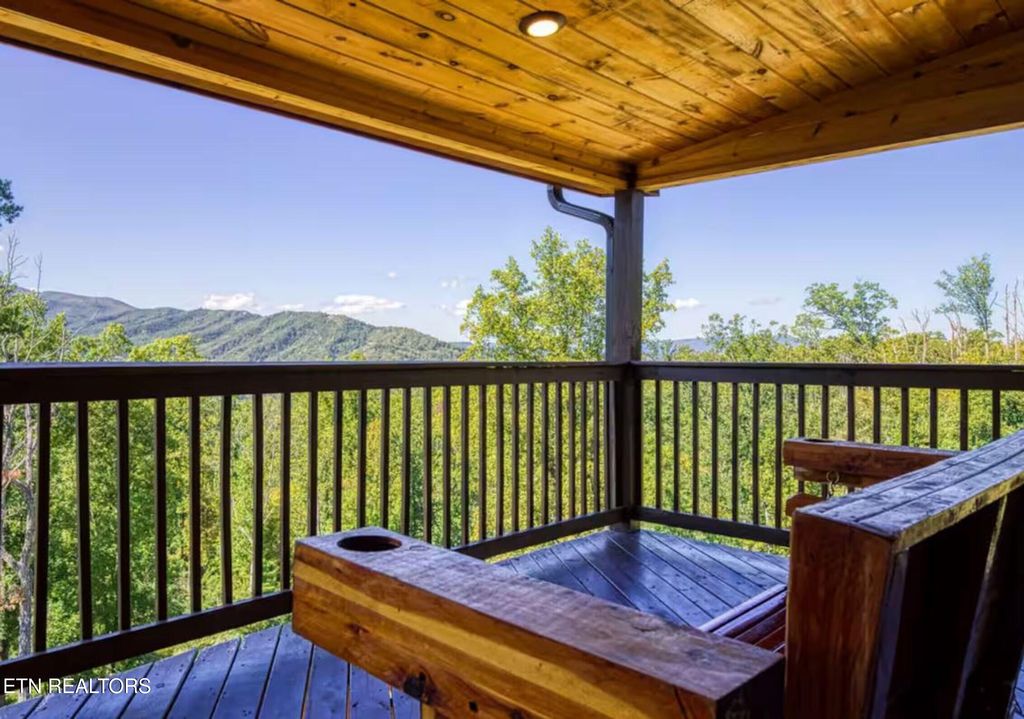 Photo of 622 Timber Ridge Rd, Gatlinburg, TN 37738 (MLS # 1344193)
