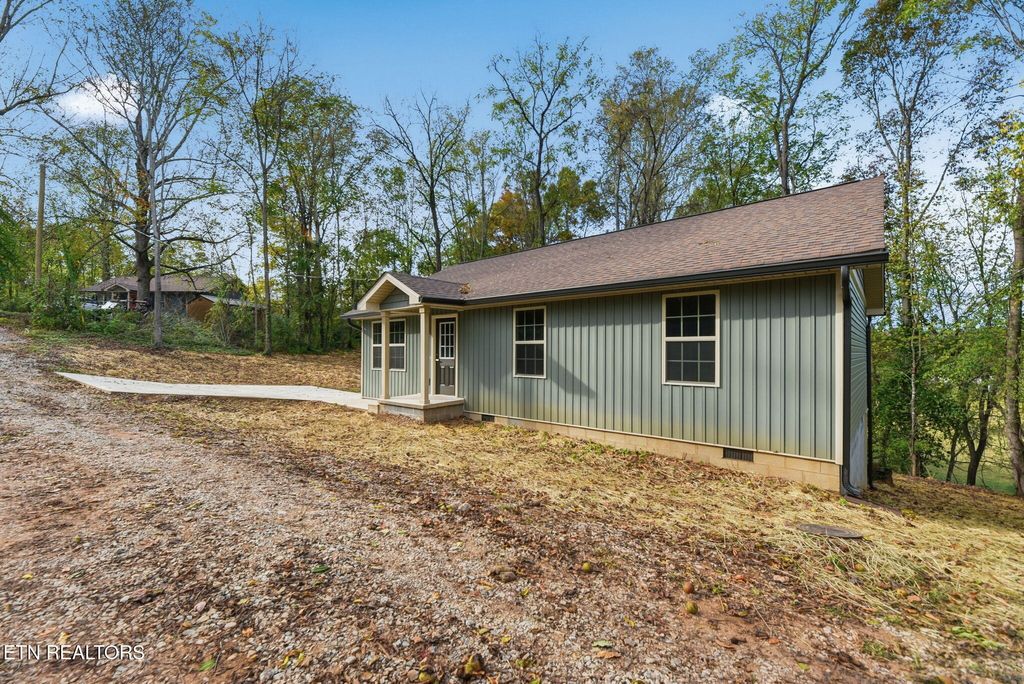 Photo of 705 New Clear Branch Rd, Rocky Top, TN 37769 (MLS # 1319482)